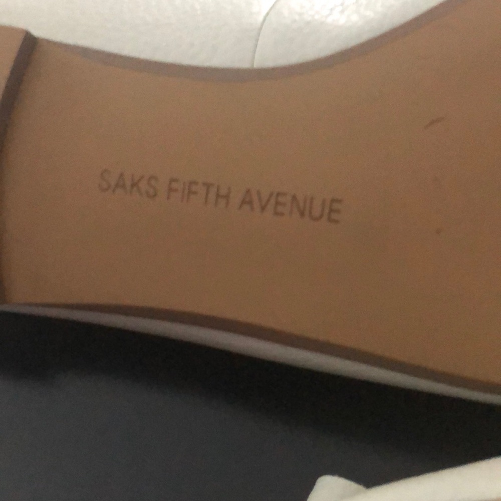Saks Fifth Avenue Collapse Leather Flats. New. 10 - Picture 3 of 6